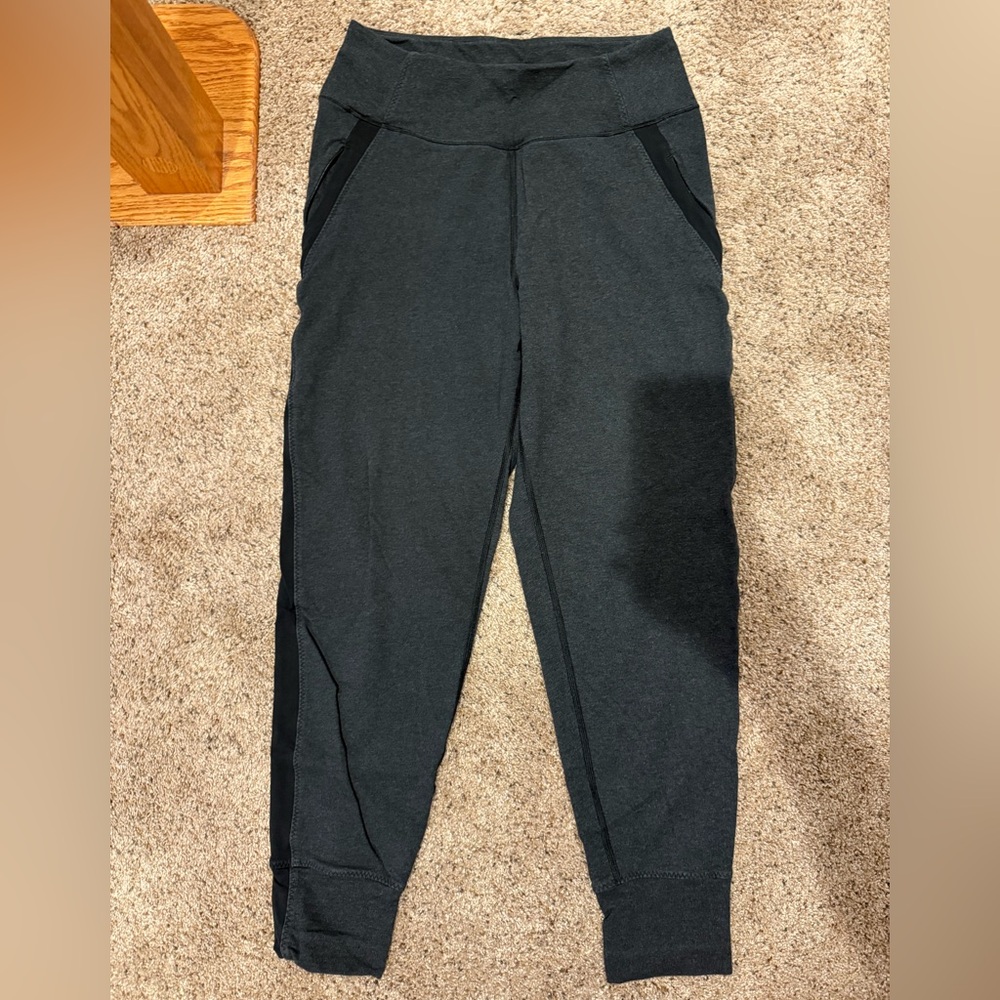 Lululemon joggers size 8